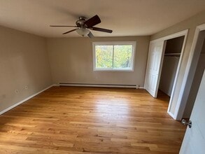 34 Irving St in Manchester, CT - Building Photo - Building Photo