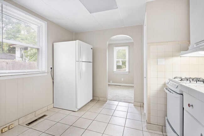 23230 Columbus Ave in Warren, MI - Building Photo - Building Photo