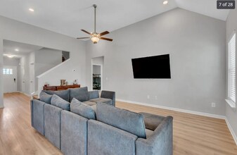 272 Thorpe Dr in Spring Hill, TN - Foto de edificio - Building Photo