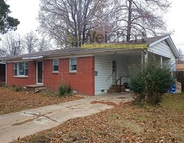 605 N 9 1/2 St in Paragould, AR - Building Photo