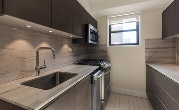 153 E 33rd St in New York, NY - Building Photo - Building Photo