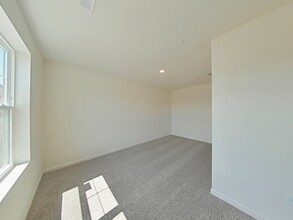 351 Bridgeview Ct in St. Charles, IL - Building Photo - Building Photo