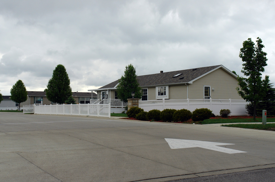 Westbrook Senior Village in Toledo, OH - Foto de edificio