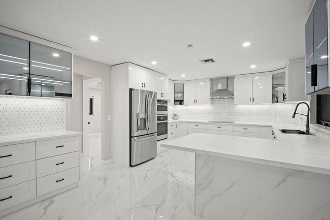 property at 192 Palm View Dr