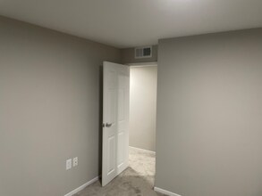 511 Foster St in Philadelphia, PA - Building Photo - Building Photo