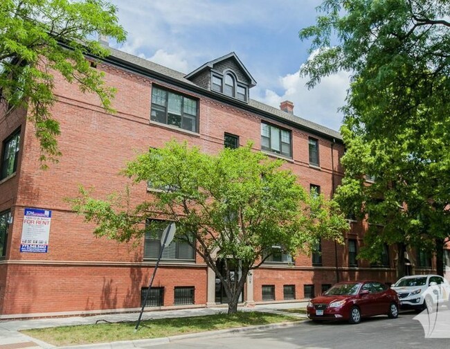 1952 W Nelson St, Unit 2W