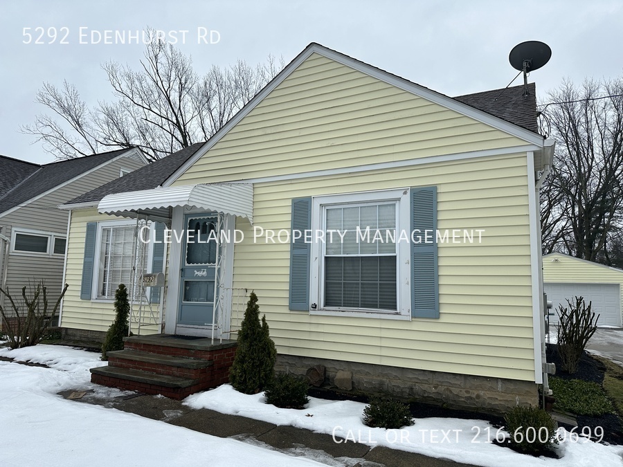 5292 Edenhurst Rd in Lyndhurst, OH - Building Photo