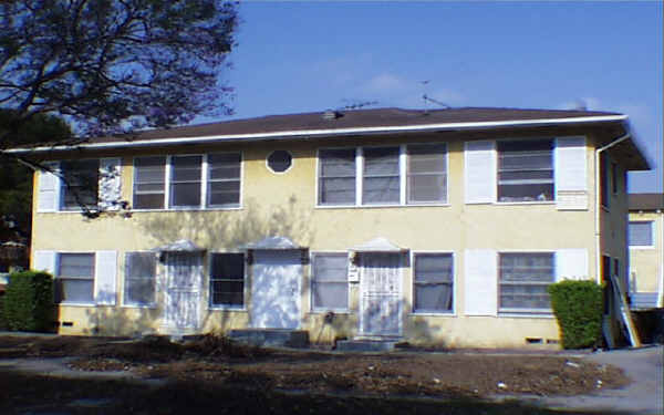 5400-5406 1/2 8th Ave in Los Angeles, CA - Building Photo