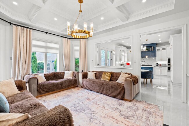 1 Via Borghese St in Vaughan, ON - Building Photo - Building Photo