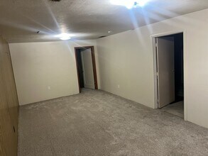 1813 Ryan Dr in Bismarck, ND - Building Photo - Building Photo