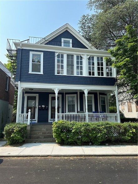 45 E Bowery St, Unit 212 in Newport, RI - Building Photo