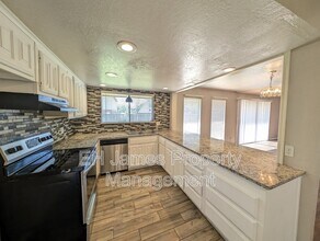 8440 E 64th Pl in Tulsa, OK - Building Photo - Building Photo