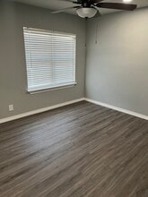 121 G St in Elgin, OK - Foto de edificio - Building Photo