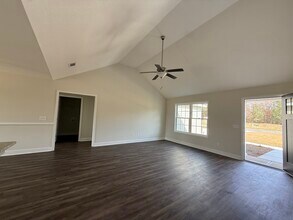 638 Belfast Loop in Black Creek, GA - Building Photo - Building Photo