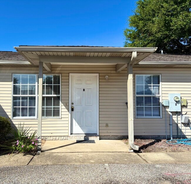 6903 Sea Turtle Cir in Navarre, FL - Building Photo - Building Photo