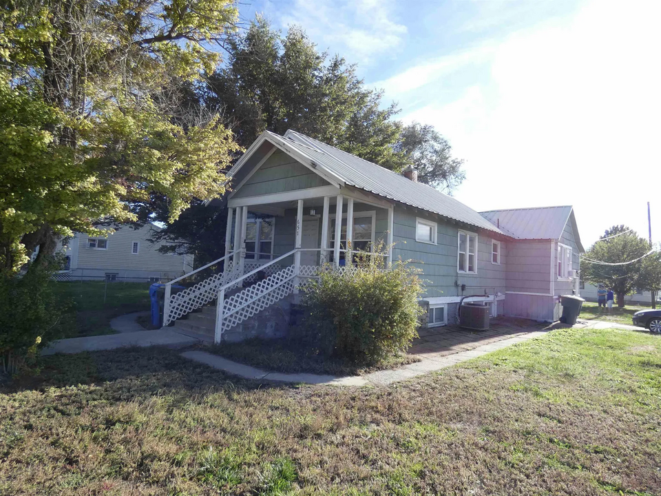 651 N 13th Ave in Pocatello, ID - Building Photo