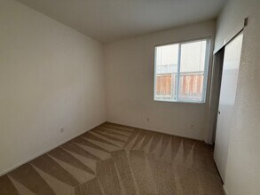 1585 Headslane Rd in West Sacramento, CA - Building Photo - Building Photo