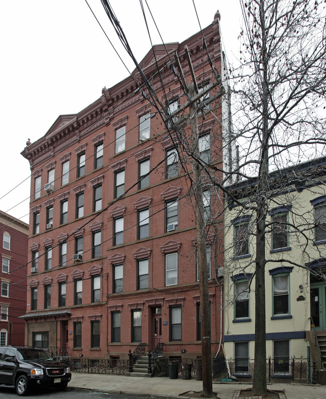 802 Park Ave in Hoboken, NJ - Building Photo - Building Photo