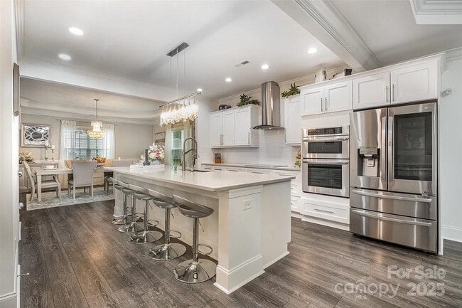 property at 8418 Knollwood Cir