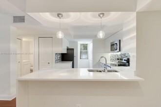 3605 NE 207th St, Unit 4103 in Miami, FL - Building Photo - Building Photo