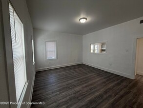 101 Clarkson Ave, Unit 2 in Jessup, PA - Building Photo - Building Photo