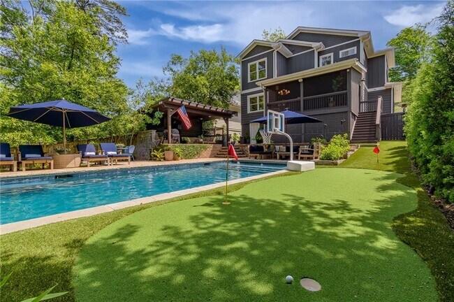 property at 2406 Glenwood Dr NE