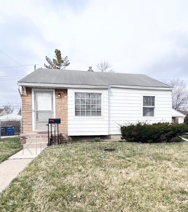 4407 Packard Rd in Toledo, OH - Building Photo
