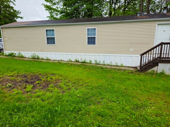 126 Sunflower Ln in Cresson, PA - Building Photo