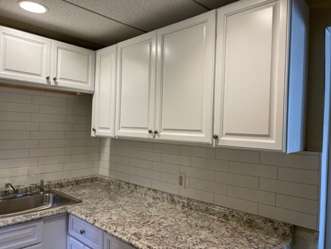 805-807 Main St in West Warwick, RI - Building Photo - Building Photo
