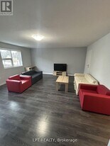 338 Albert St in Waterloo, ON - Building Photo