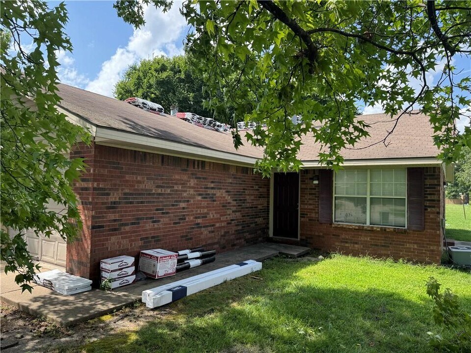 4420 W Franciscan Trail in Fayetteville, AR - Building Photo