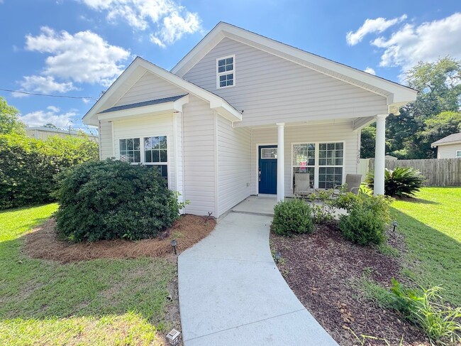 property at 3200 Helen St