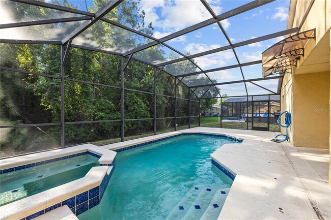 660 Sandy Ridge Dr in Davenport, FL - Foto de edificio - Building Photo