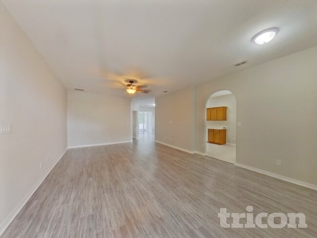 1720 Mountclair Ct in Mount Dora, FL - Foto de edificio - Building Photo