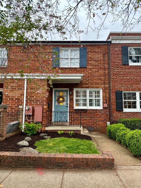 property at 618 S Pitt St