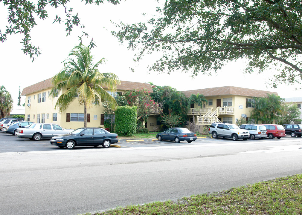 Sunrise Apartments in Sunrise, FL - Foto de edificio