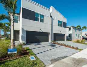 3918 SE Mentmore Ln in Stuart, FL - Building Photo - Building Photo