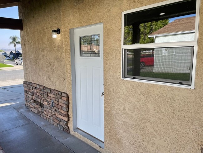 10202 Mandalay Ct in Riverside, CA - Building Photo - Building Photo