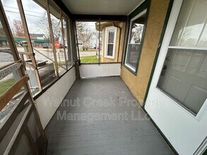 518 Lake Ave in Elyria, OH - Foto de edificio - Building Photo