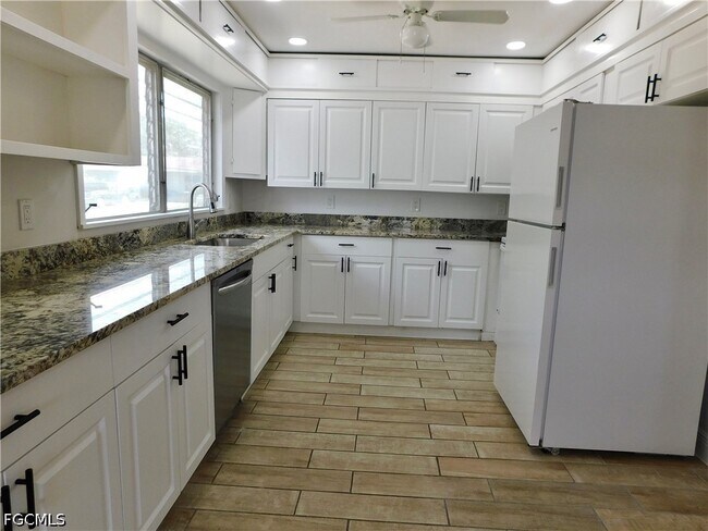 287 Poe Ave in North Fort Myers, FL - Building Photo - Building Photo