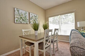 2445 Harleyford Pl in Fern Park, FL - Building Photo - Building Photo