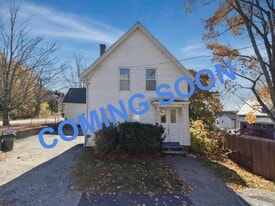 475 Manchester St in Manchester, NH - Building Photo