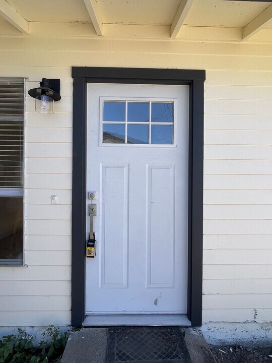 225 S G St in Lompoc, CA - Building Photo