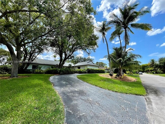 7804 SW 179th Terrace in Palmetto Bay, FL - Building Photo - Building Photo