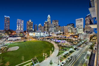 Bell Uptown Charlotte in Charlotte, NC - Building Photo - Building Photo