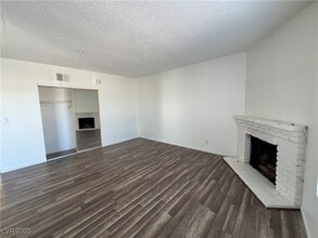 6942 Appleton Dr in Las Vegas, NV - Building Photo - Building Photo