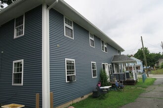 12 N Maple Ave, Unit 2 in Port Jervis, NY - Building Photo - Building Photo