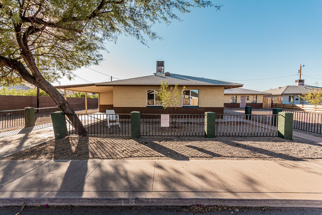 2014 N 17th St in Phoenix, AZ - Foto de edificio