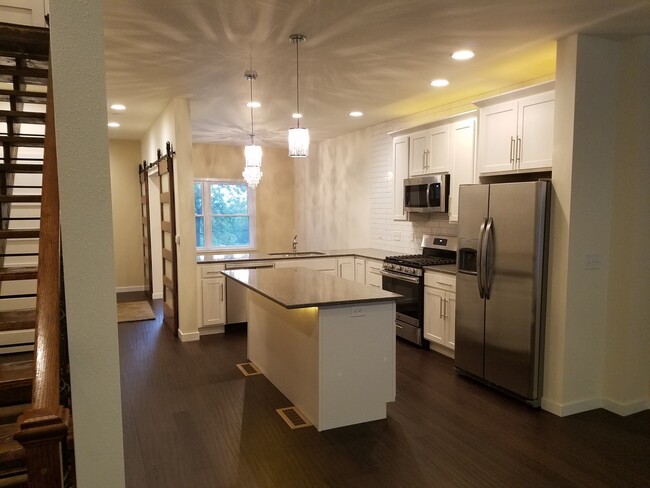 1408 Sunset Ct in La crosse, WI - Building Photo - Building Photo