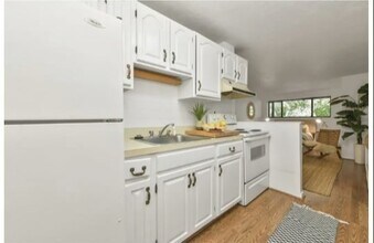 10 Coffey St, Unit 1 in Boston, MA - Building Photo - Building Photo